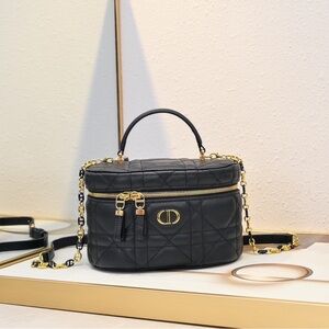 Dior Chic Black Crossbody Bag with Gold Chain